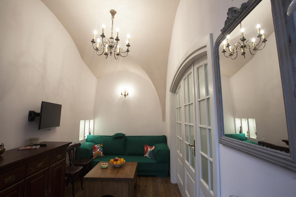 Green Door Apartment Sibiu Habitación foto